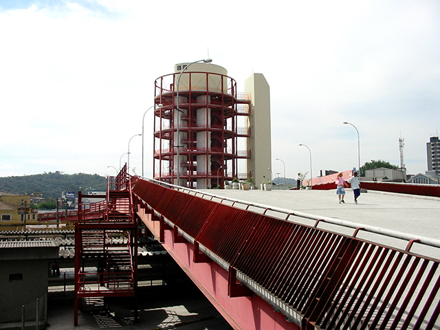 BIBLIOTECA PÚBLICA E INTERVENÇÃO URBANA